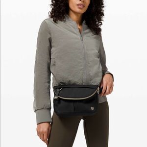 Lululemon All Night Festival Bag • like new condition • black and gold